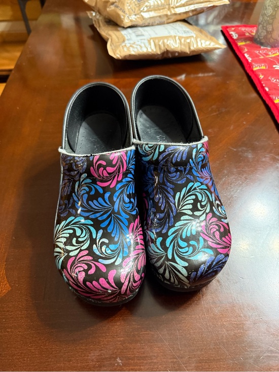 Dansko Shoes - Floral Dansko professional classic nursing clogs